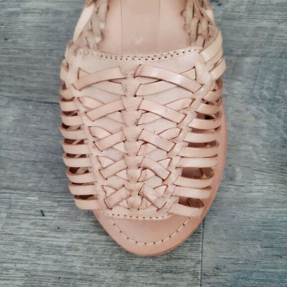 NEW Urban Outfitters Women's Sandals Size 7 Brown Leather Huarache Flats - Picture 3 of 9
